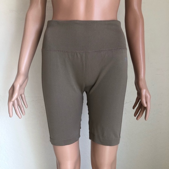 Forever 21 Coffee Brown Seamless Biker Shorts Elastic Activewear Women’s Size L - Picture 1 of 16